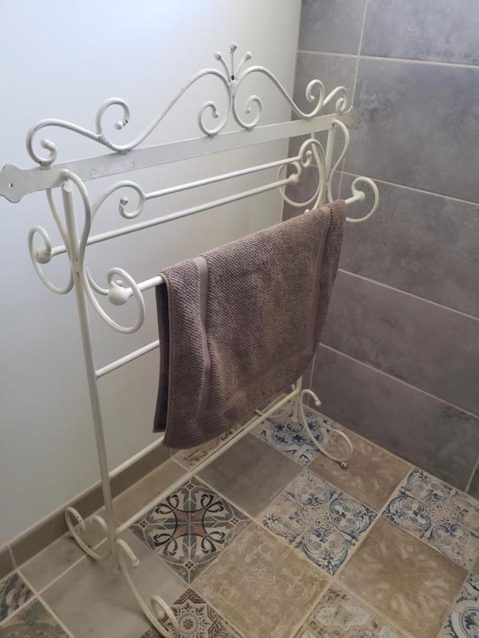 Chez Didier Et Vero Houville-la-Branche Eksteriør billede